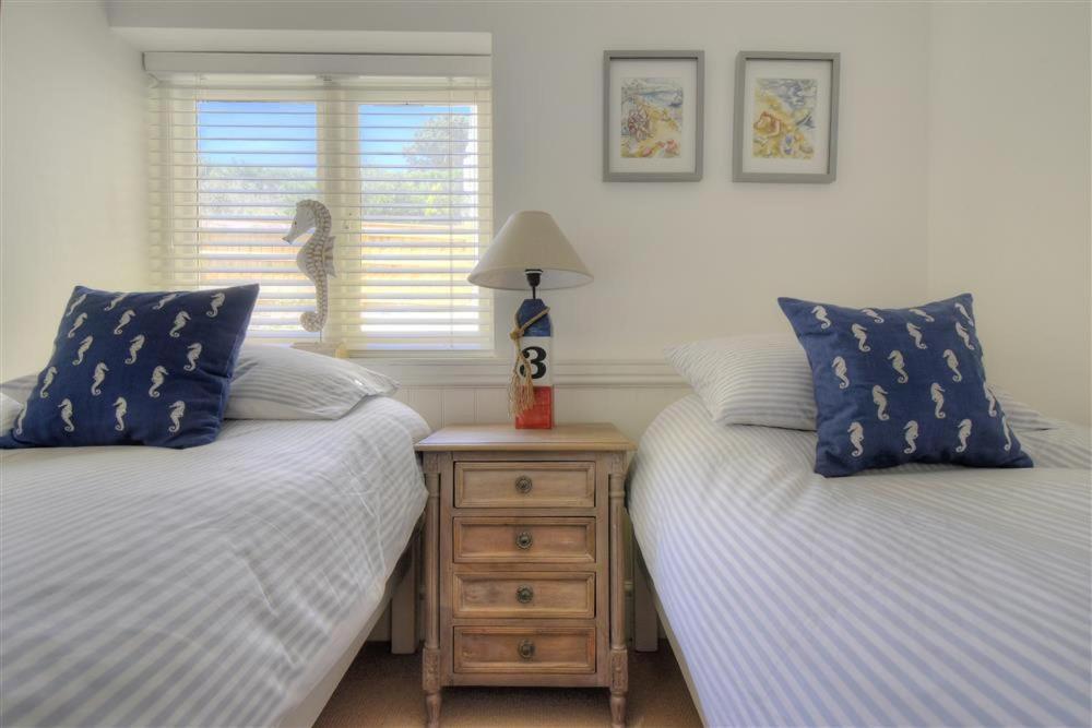 Seahorse Apartment Lyme Regis Exterior photo